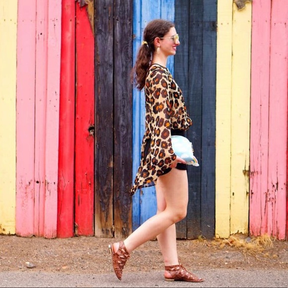 ❗️SALE❗️Show Me Your Mumu Leopard Flowy Sleeve Top Sheer S - Picture 2 of 4